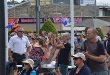 Crowd says ‘no’ to mandate