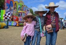 40+ PICS: Monto keeps show passions alive