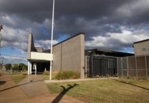 Empty cop shop leads to suicide attempt