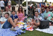 GALLERY: Cheery Christmas carols